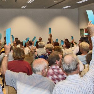 Von der AWG zur EWG 16. Mai 1991 Beschlussfassung der Vertreterversammlung zur Neufassung der Satzung und Neufirmierung als „Erste Wohnungsgenossenschaft Berlin-Pankow eG“